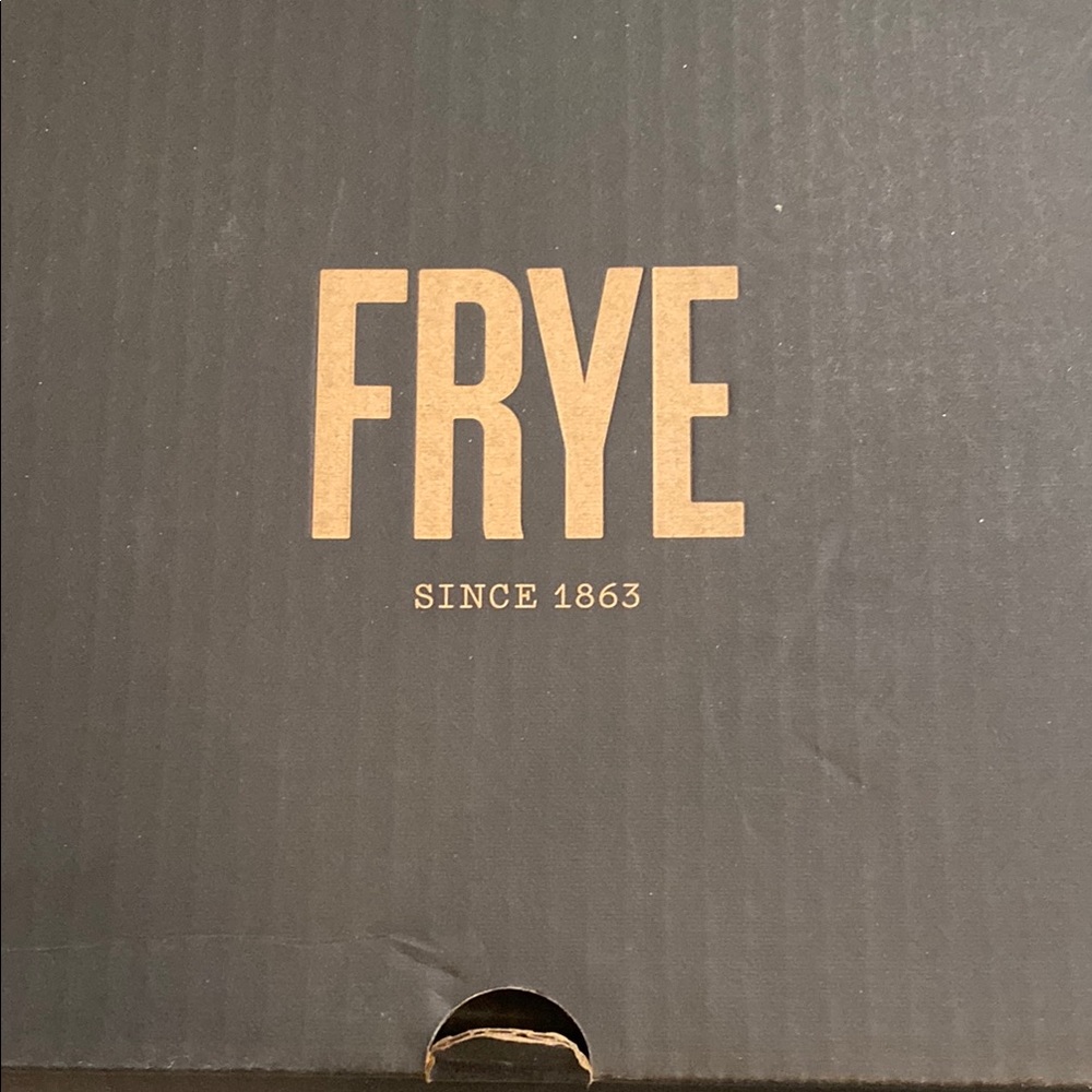 Frye Black Low-Top Sneakers with Unique Pattern - Picture 3 of 3